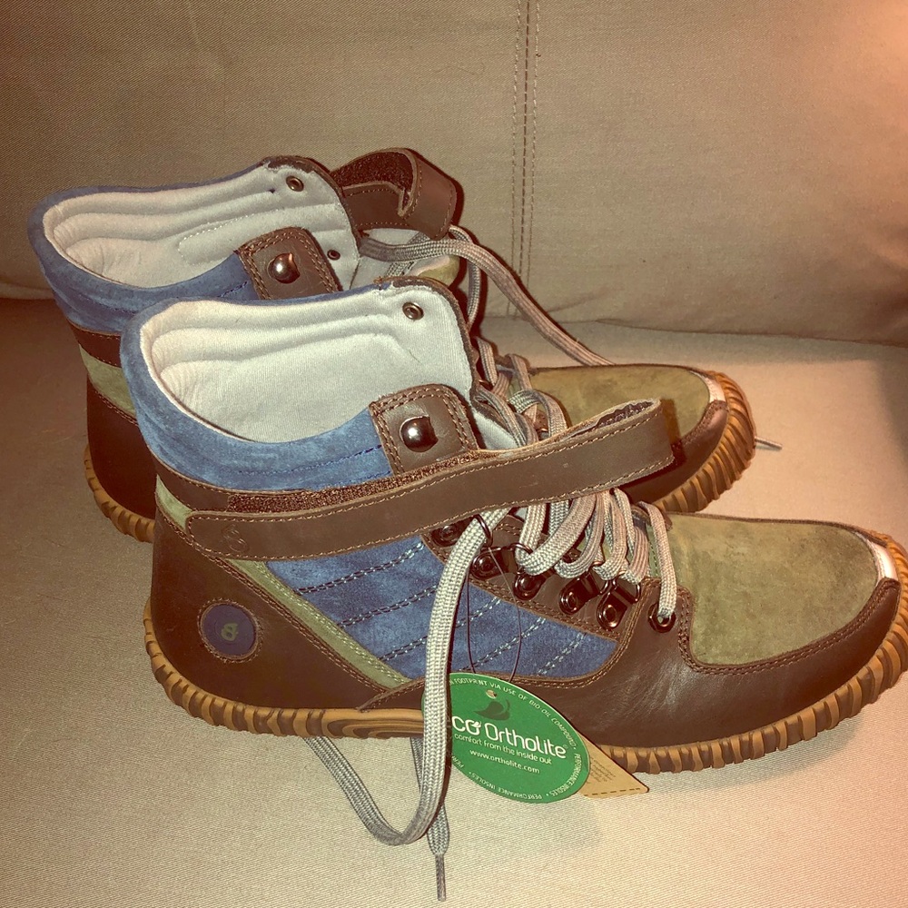 Eco friendly men’s hiking boots. NWT.